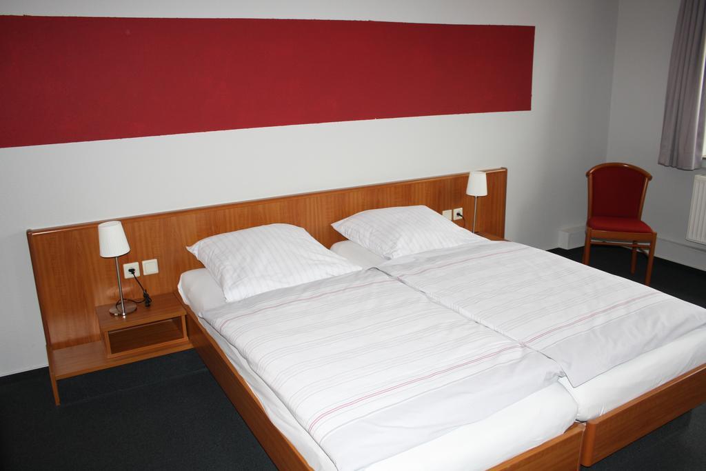Energie17 Hotell Sarstedt Exteriör bild
